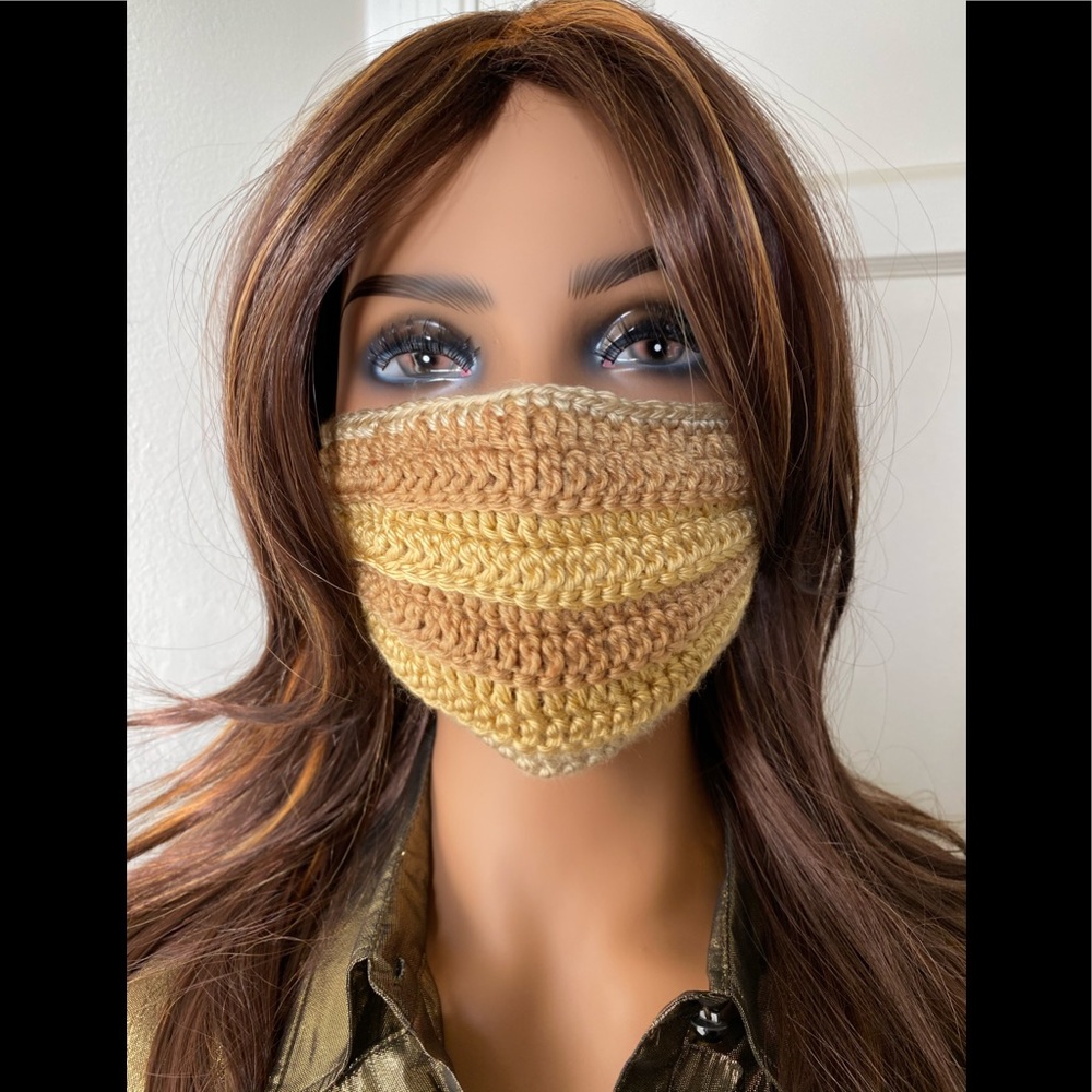 Hand-knitted Face Mask - Picture 9 of 10